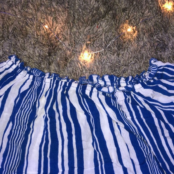 Vertical striped off the shoulder top - Picture 3 of 4